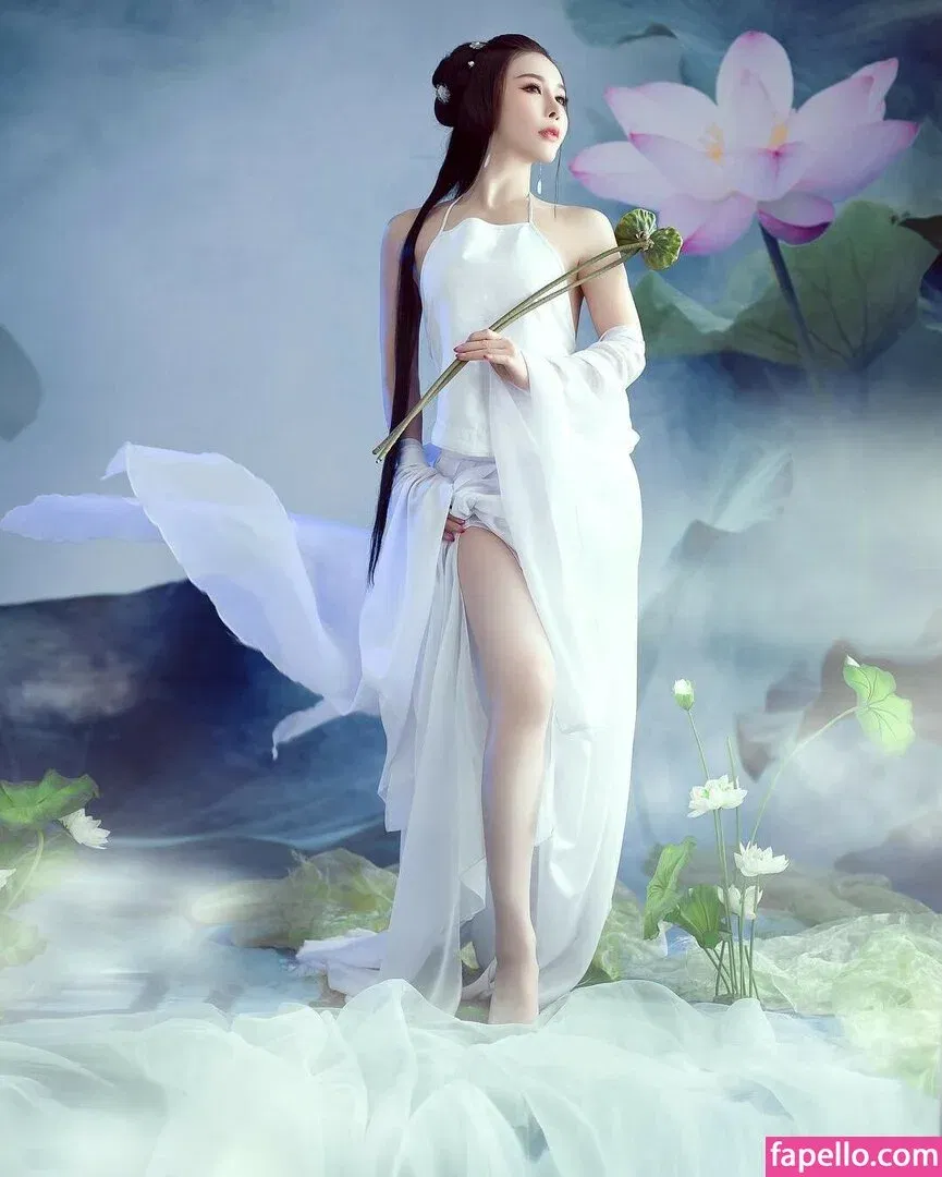 yona.z Onlyfans Photo Gallery 