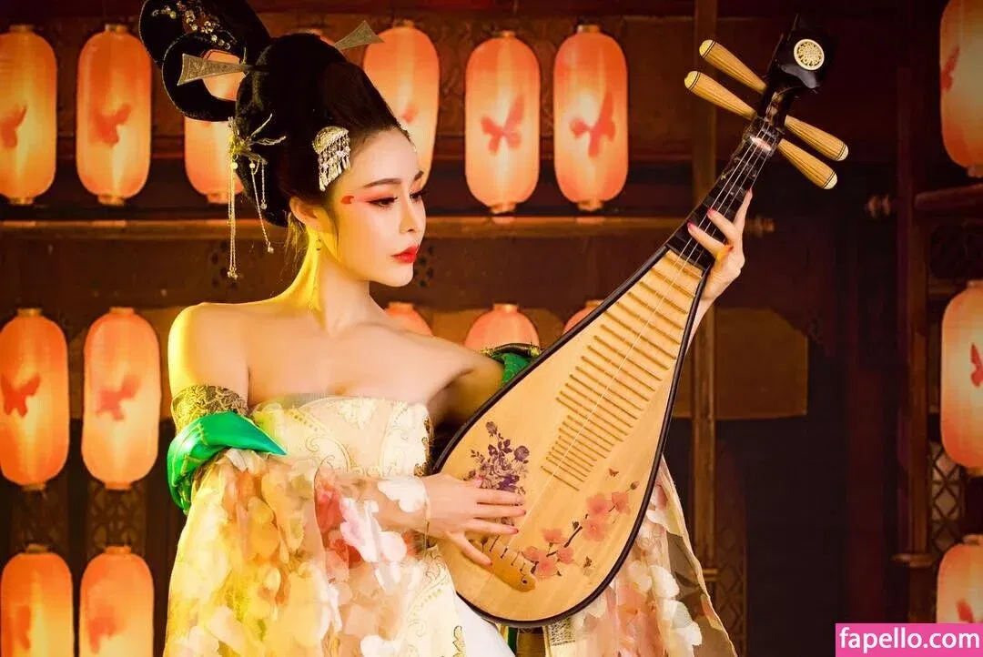 yona.z Onlyfans Photo Gallery 