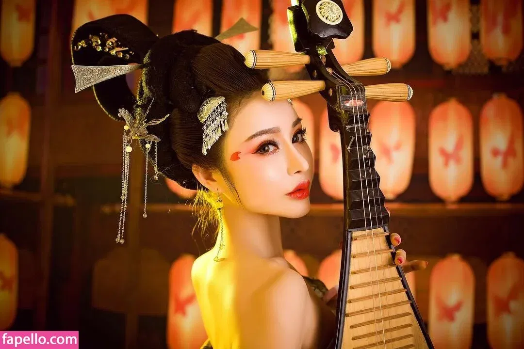 yona.z Onlyfans Photo Gallery 