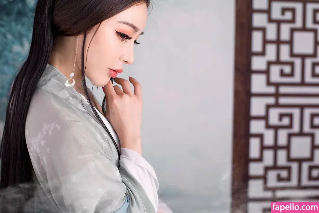 yona.z Onlyfans Photo Gallery 