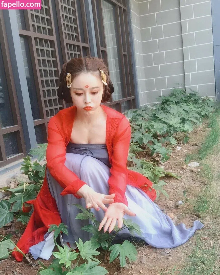 yona.z Onlyfans Photo Gallery 