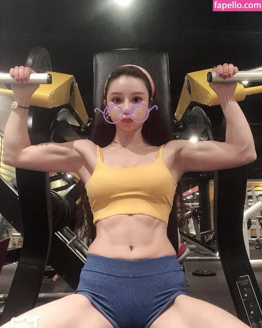 yona.z Onlyfans Photo Gallery 