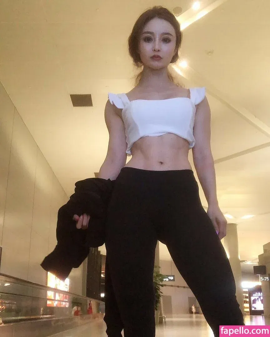 yona.z Onlyfans Photo Gallery 