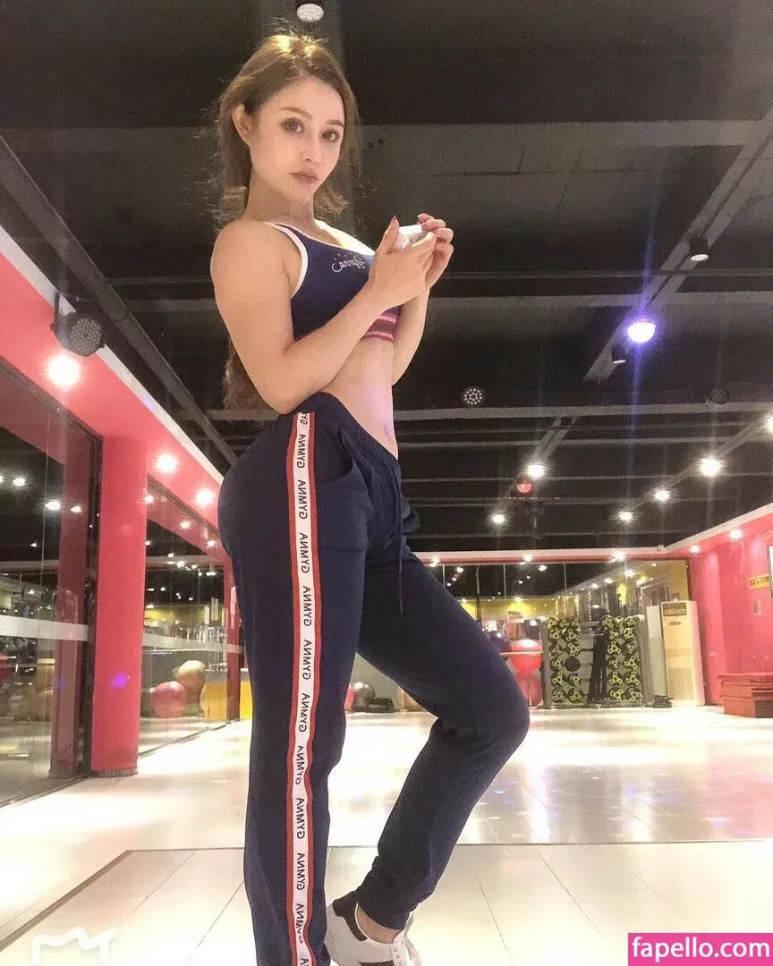 yona.z Onlyfans Photo Gallery 