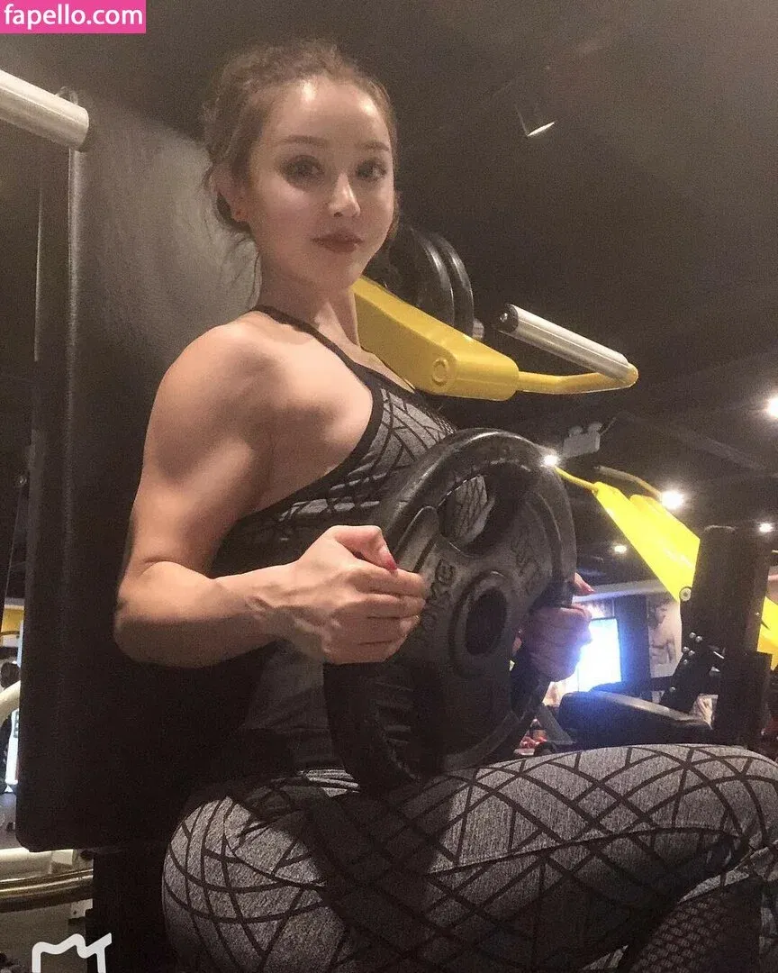 yona.z Onlyfans Photo Gallery 