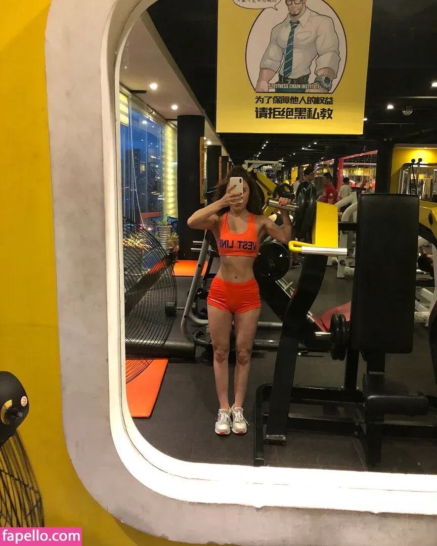 yona.z Onlyfans Photo Gallery 