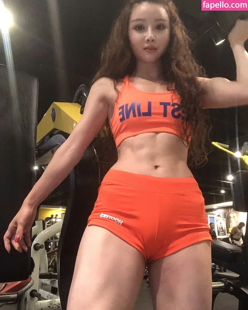 yona.z Onlyfans Photo Gallery 