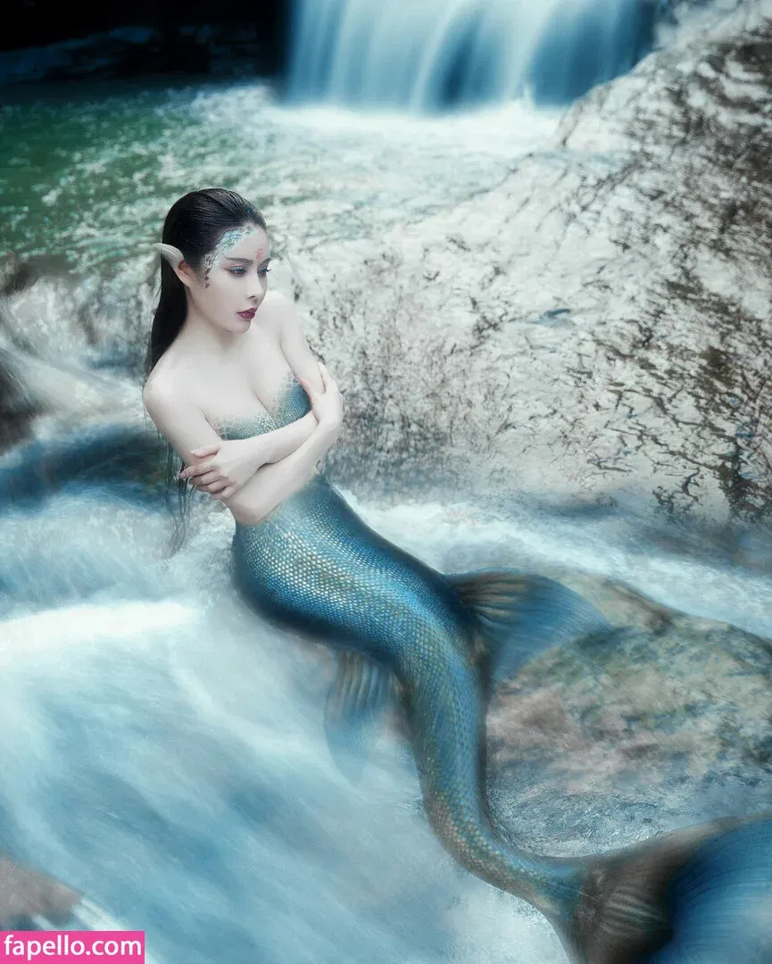 yona.z Onlyfans Photo Gallery 