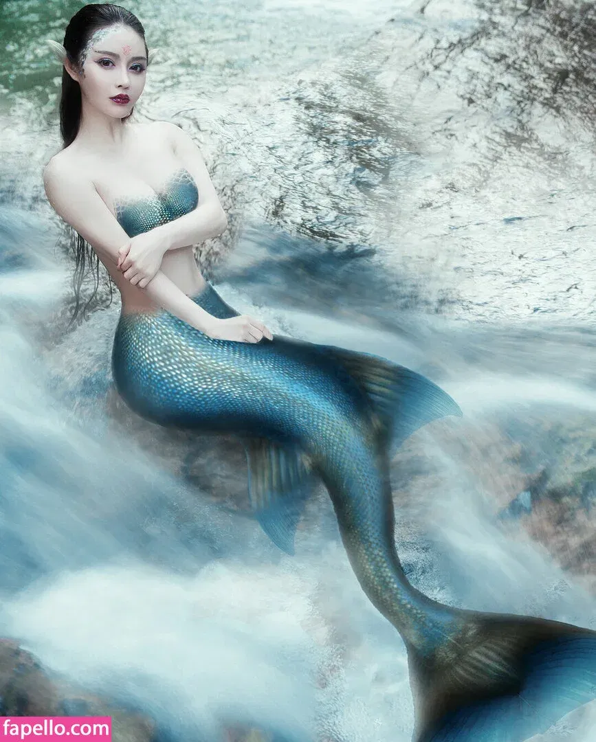 yona.z Onlyfans Photo Gallery 