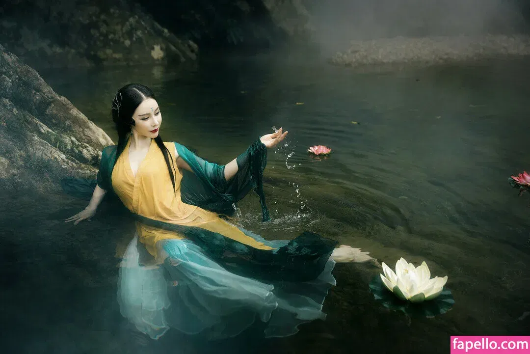 yona.z Onlyfans Photo Gallery 