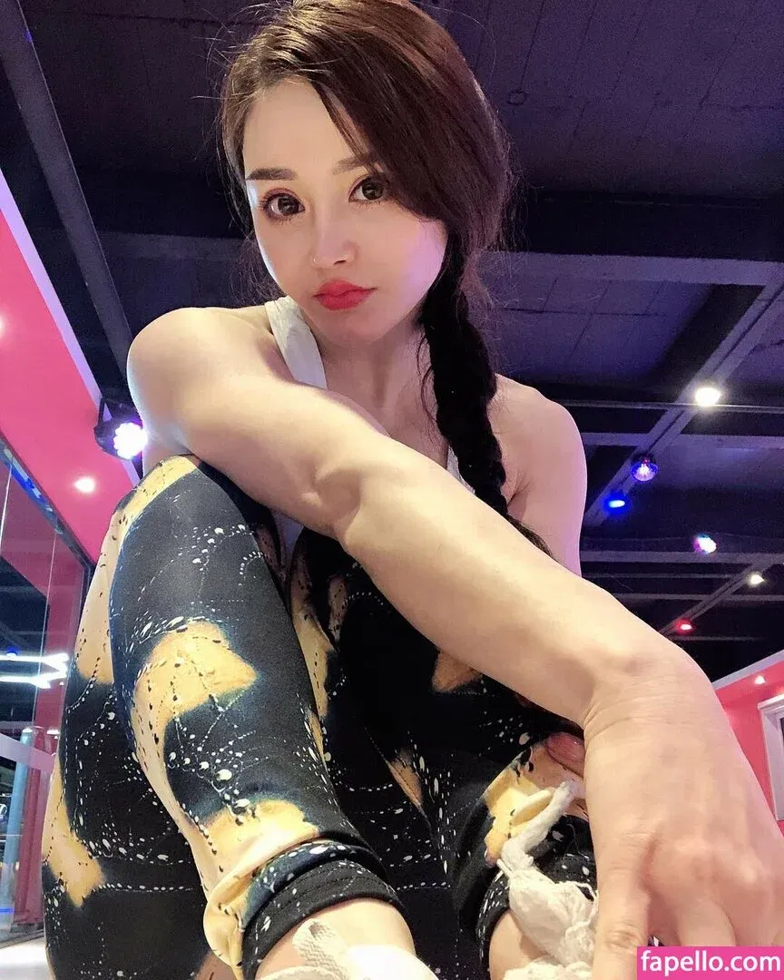 yona.z Onlyfans Photo Gallery 