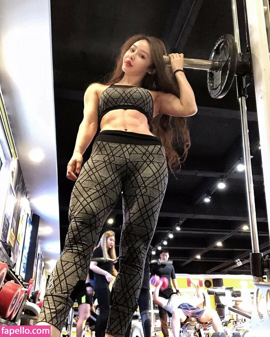 yona.z Onlyfans Photo Gallery 