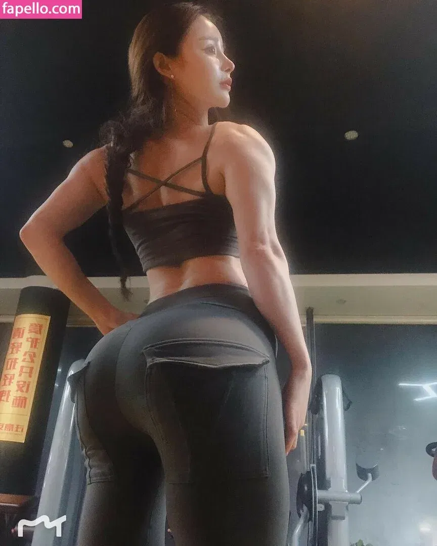 yona.z Onlyfans Photo Gallery 