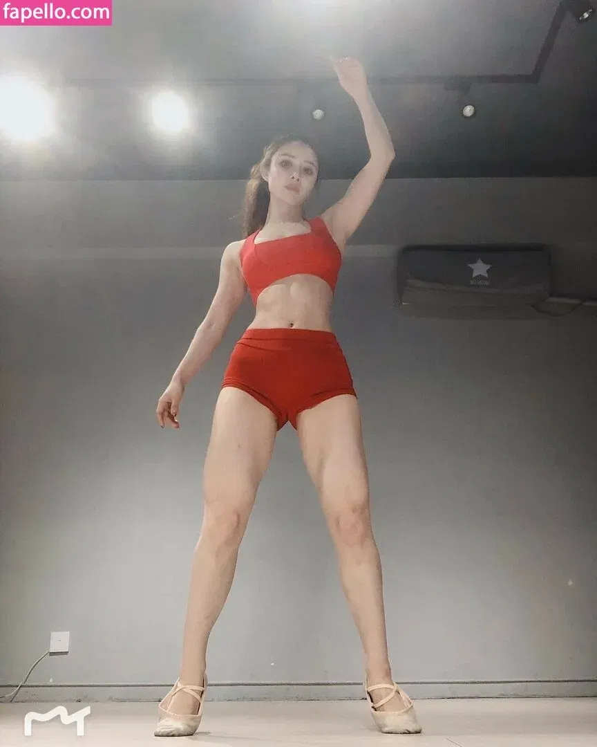 yona.z Onlyfans Photo Gallery 