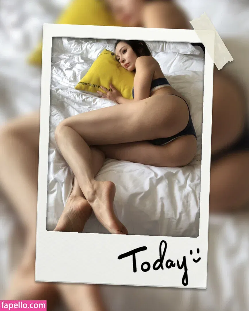 yona.z Onlyfans Photo Gallery 