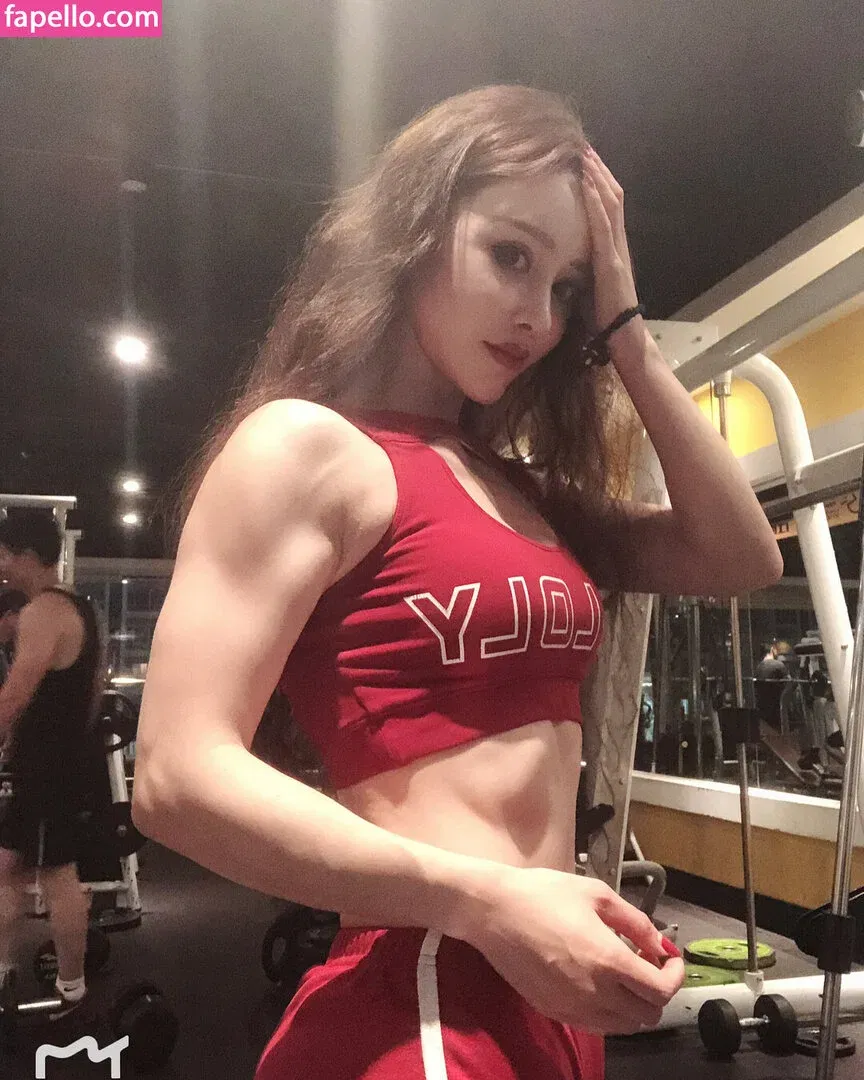 yona.z Onlyfans Photo Gallery 