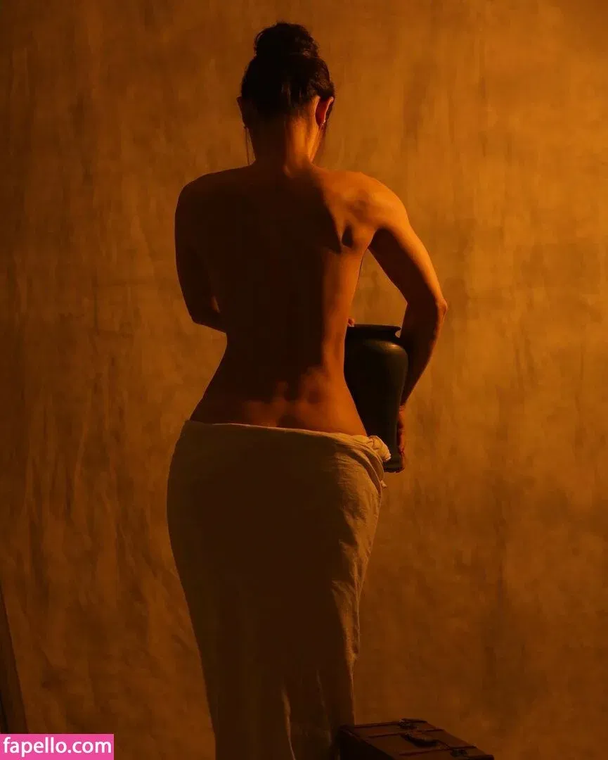 yona.z Onlyfans Photo Gallery 