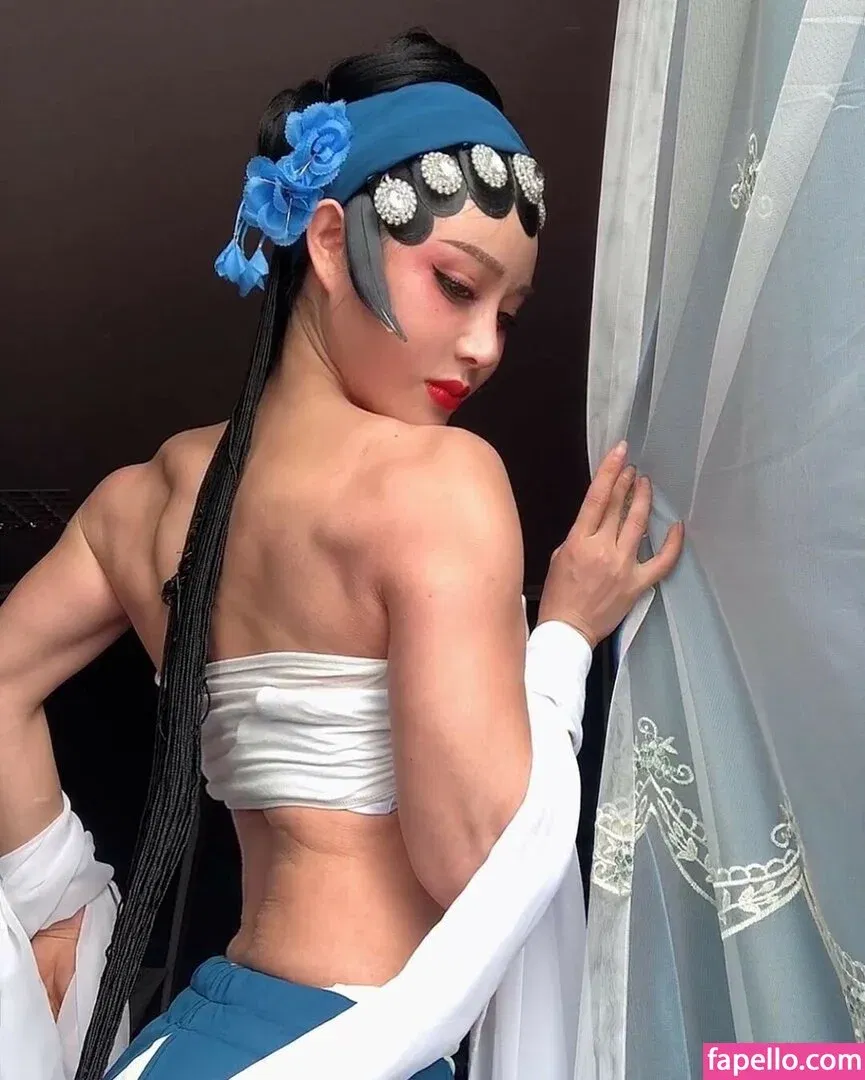 yona.z Onlyfans Photo Gallery 