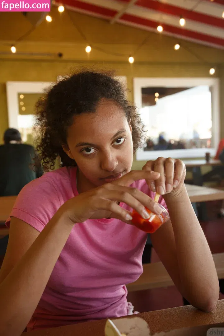 Dream_Viki Onlyfans Photo Gallery 