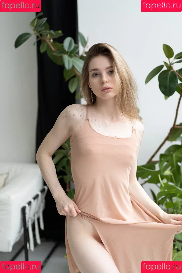 Alice Li Onlyfans Photo Gallery 
