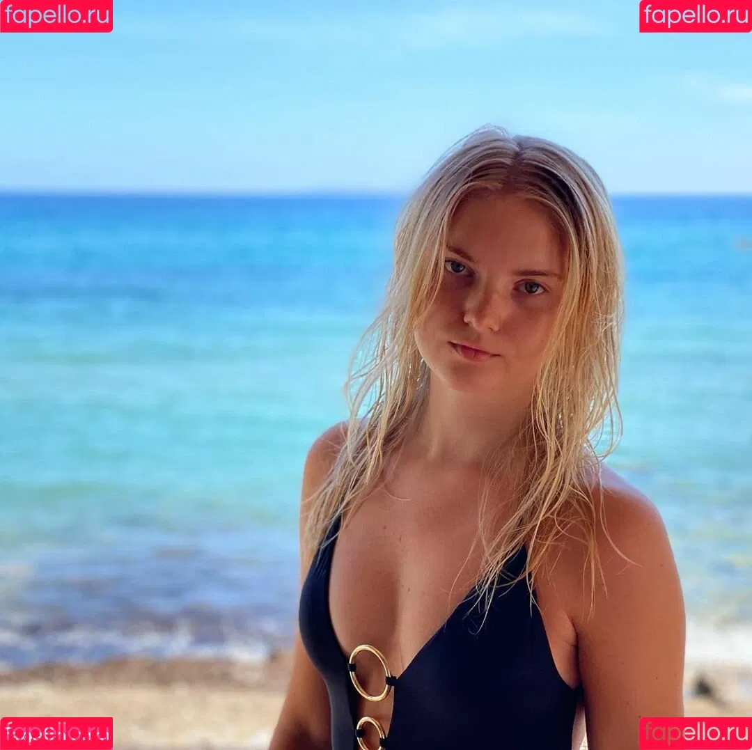 vanessaahlstrom Onlyfans Photo Gallery 