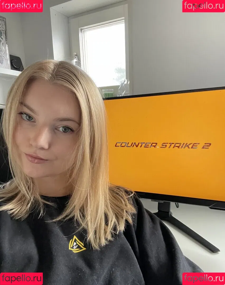 vanessaahlstrom Onlyfans Photo Gallery 