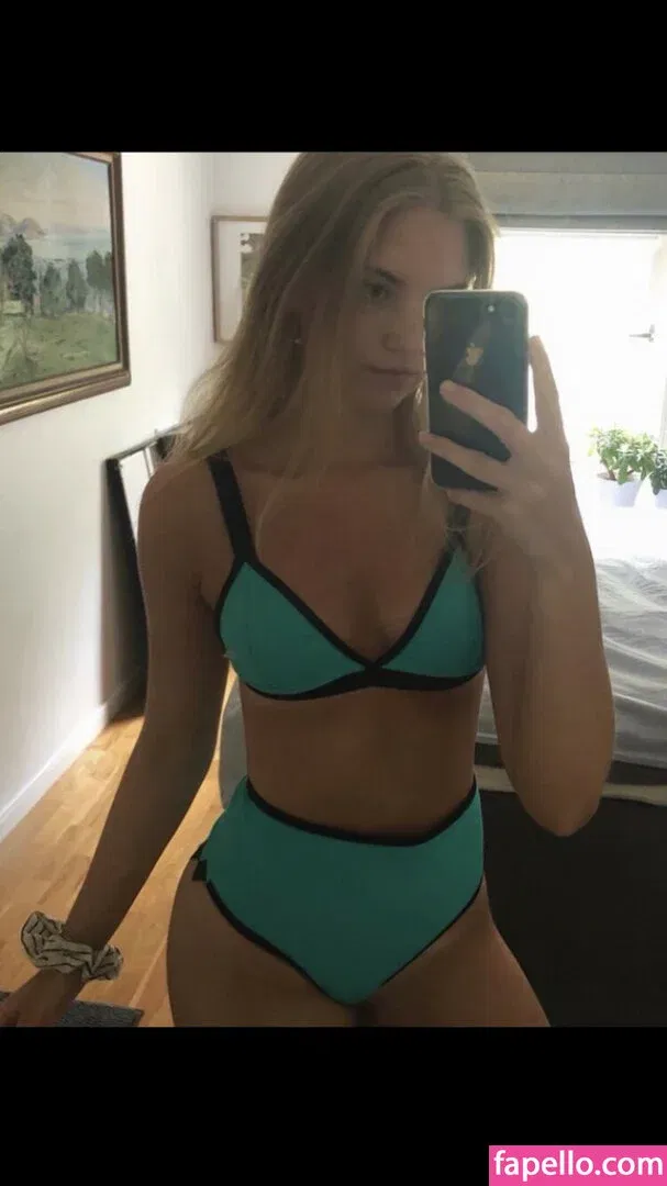 vanessaahlstrom Onlyfans Photo Gallery 