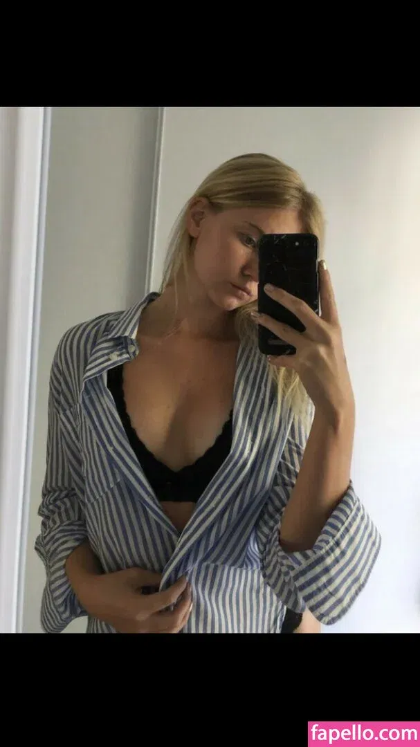 vanessaahlstrom Onlyfans Photo Gallery 