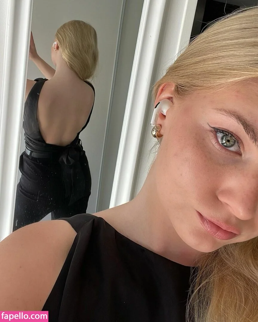 vanessaahlstrom Onlyfans Photo Gallery 