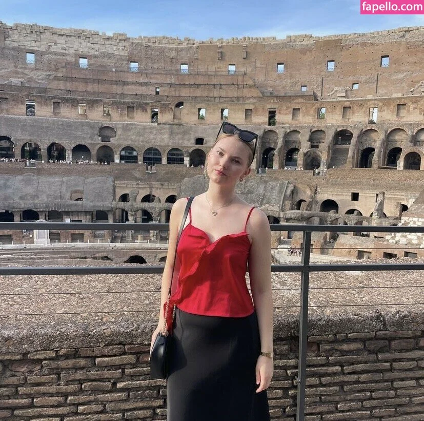 vanessaahlstrom Onlyfans Photo Gallery 