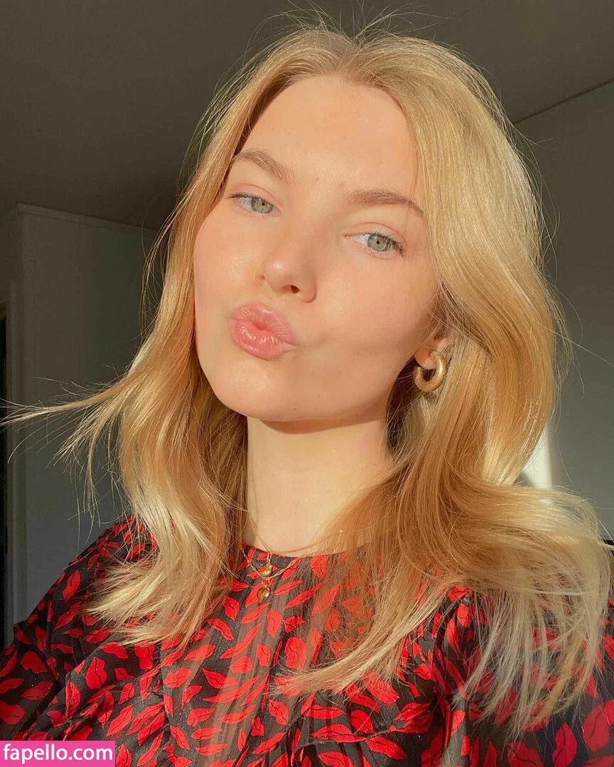 vanessaahlstrom Onlyfans Photo Gallery 