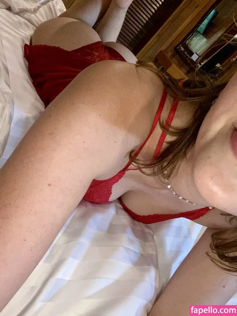 linda-2002 Onlyfans Photo Gallery 