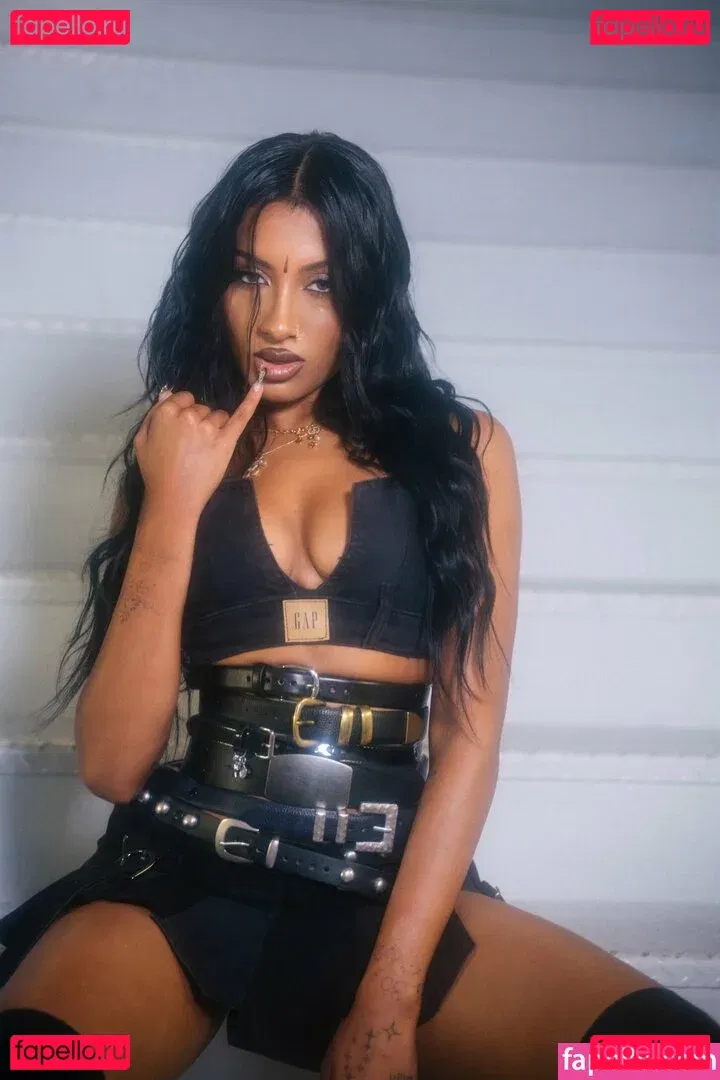 Lauraa.rsi Onlyfans Photo Gallery 