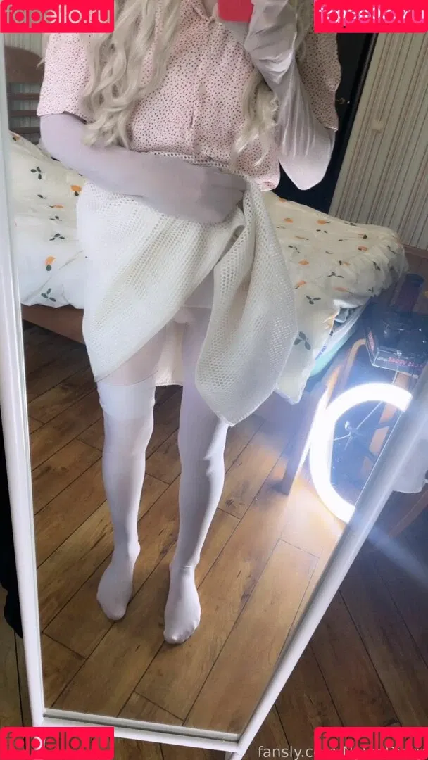 NylonDiary Onlyfans Photo Gallery 