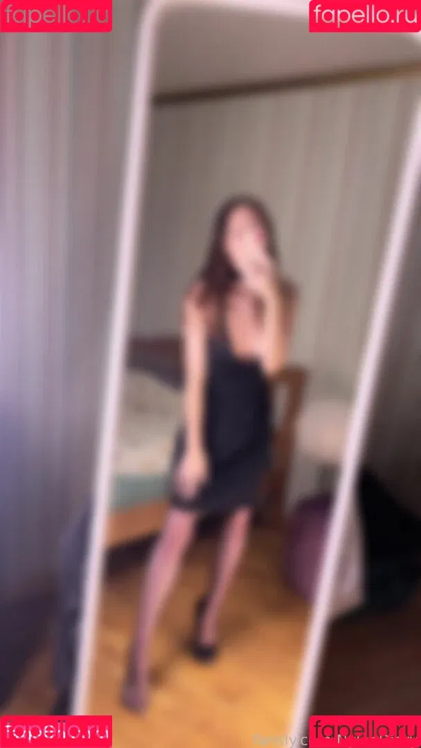 NylonDiary Onlyfans Photo Gallery 