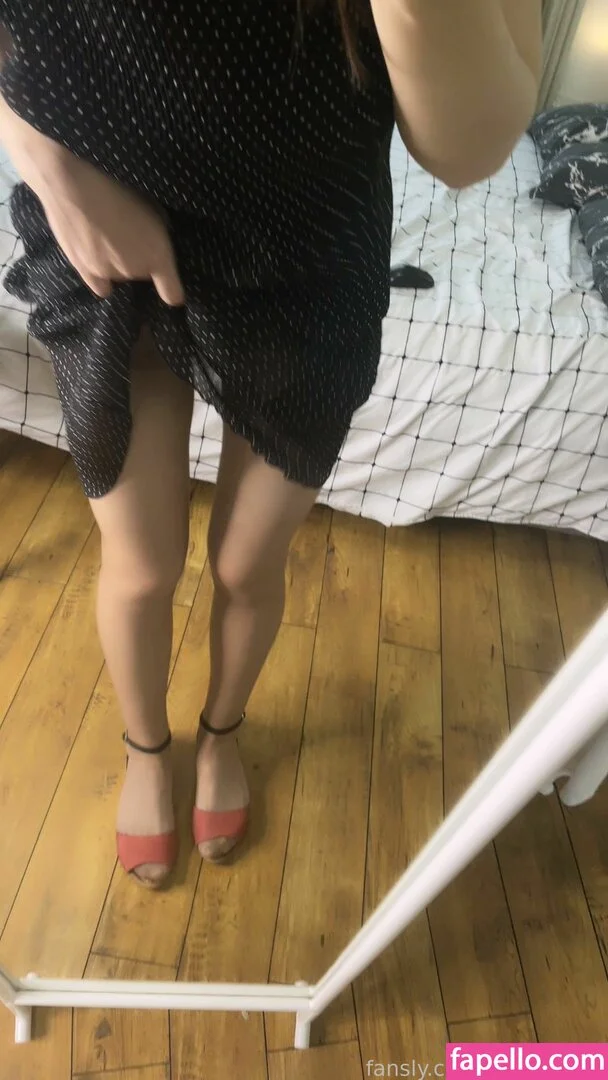 NylonDiary Onlyfans Photo Gallery 