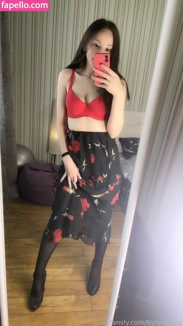 NylonDiary Onlyfans Photo Gallery 