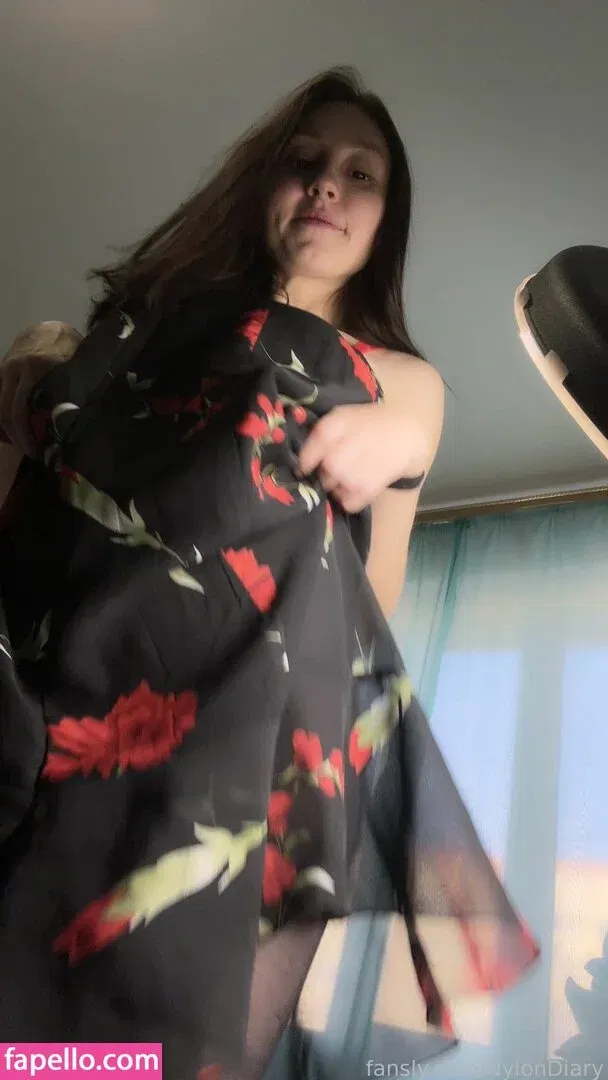 NylonDiary Onlyfans Photo Gallery 