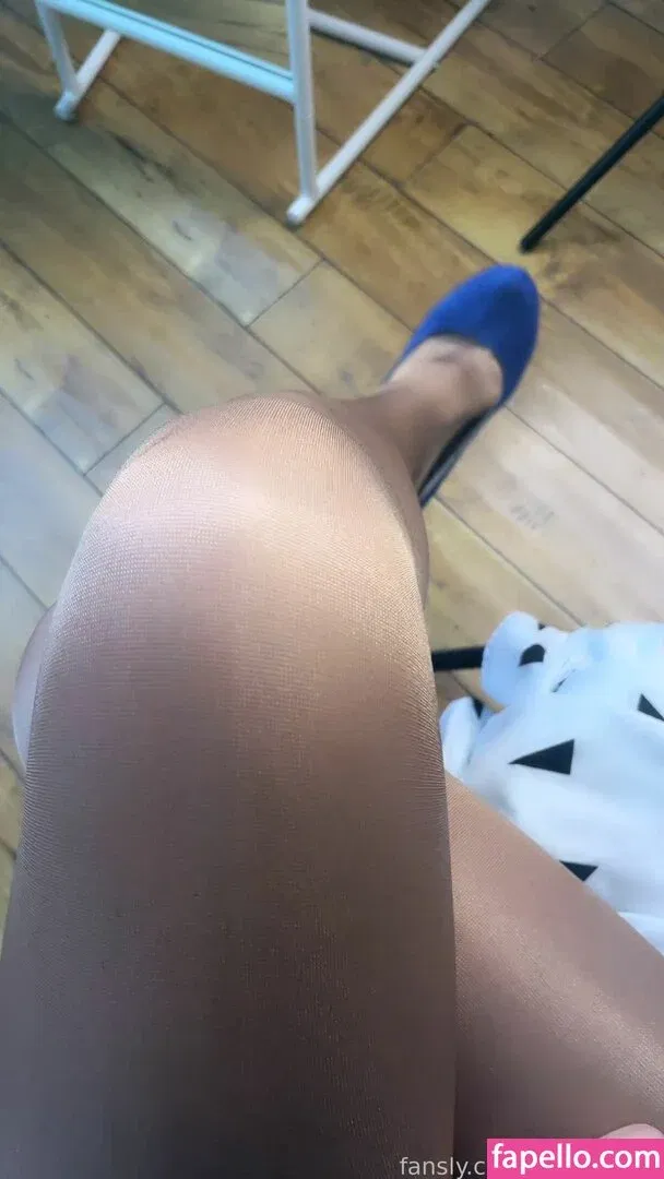NylonDiary Onlyfans Photo Gallery 