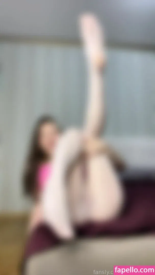 NylonDiary Onlyfans Photo Gallery 