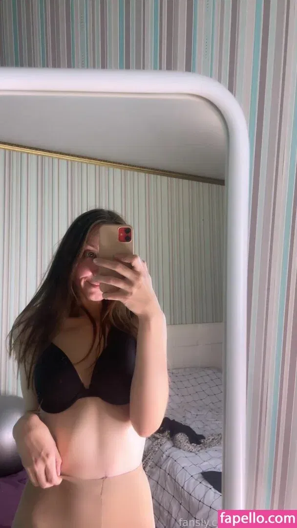 NylonDiary Onlyfans Photo Gallery 