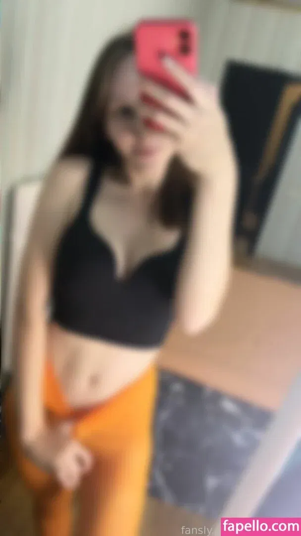 NylonDiary Onlyfans Photo Gallery 