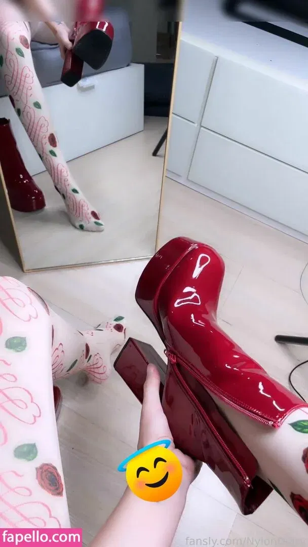 NylonDiary Onlyfans Photo Gallery 