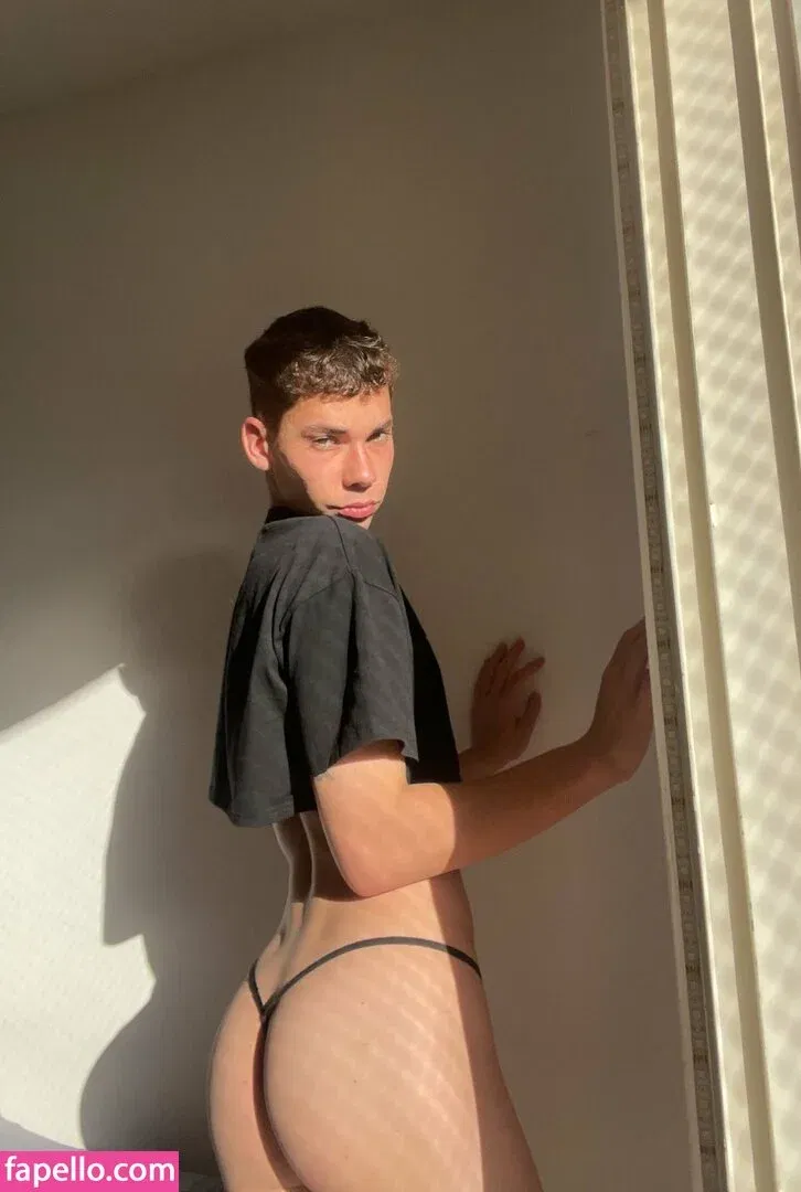 Femboyzx ???? Onlyfans Photo Gallery 