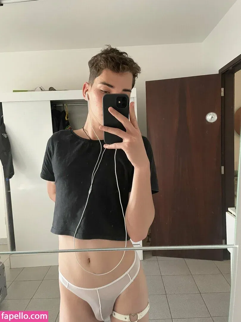 Femboyzx ???? Onlyfans Photo Gallery 