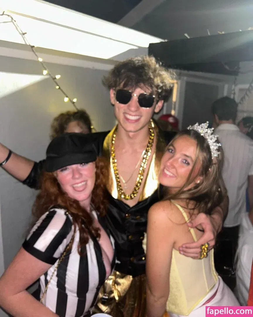 Kenziemahar Onlyfans Photo Gallery 