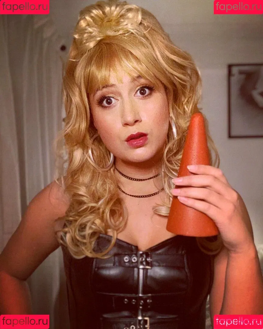 Rose Matafeo Onlyfans Photo Gallery 