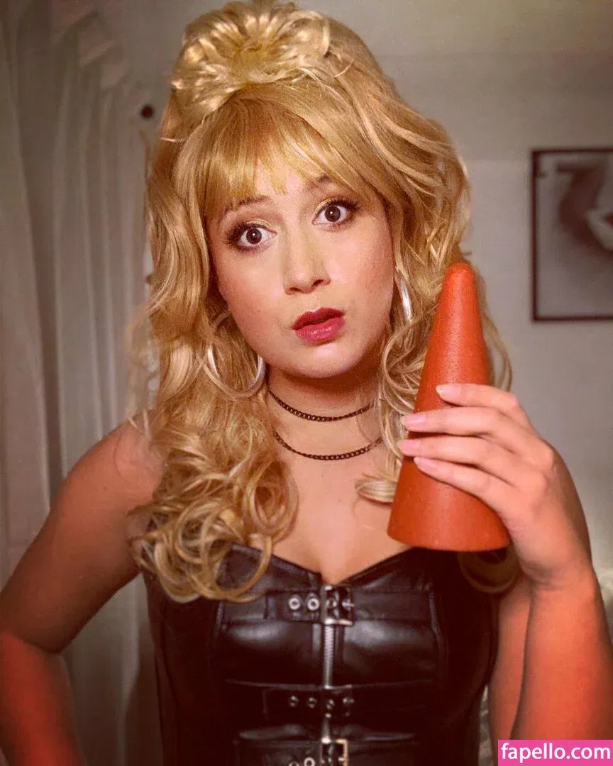 Rose Matafeo Onlyfans Photo Gallery 