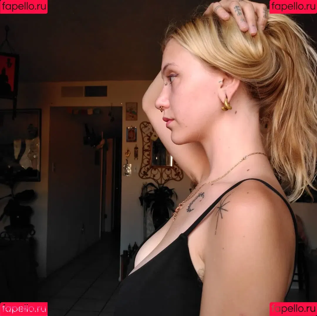bigtiddiewerekitty Onlyfans Photo Gallery 