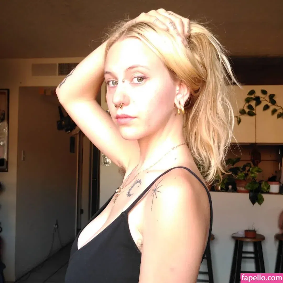 bigtiddiewerekitty Onlyfans Photo Gallery 